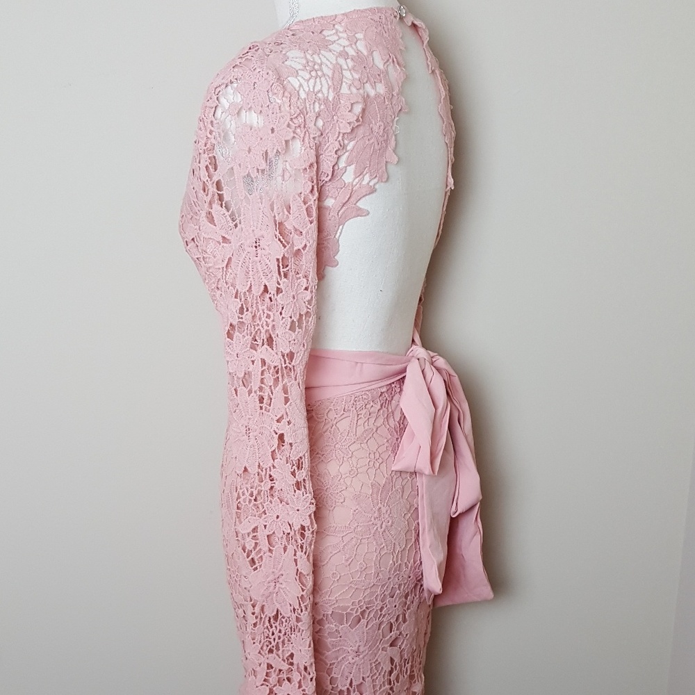 Blush pink size small embroidered dress - Picture 7 of 9